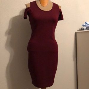 Jessica Simpson maroon dress. Size S.